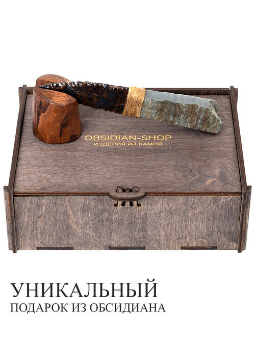 Нож из окаменелого дерева